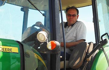 Yves Pescheux, cultivateur et producteur de la bière La Bellifontaine